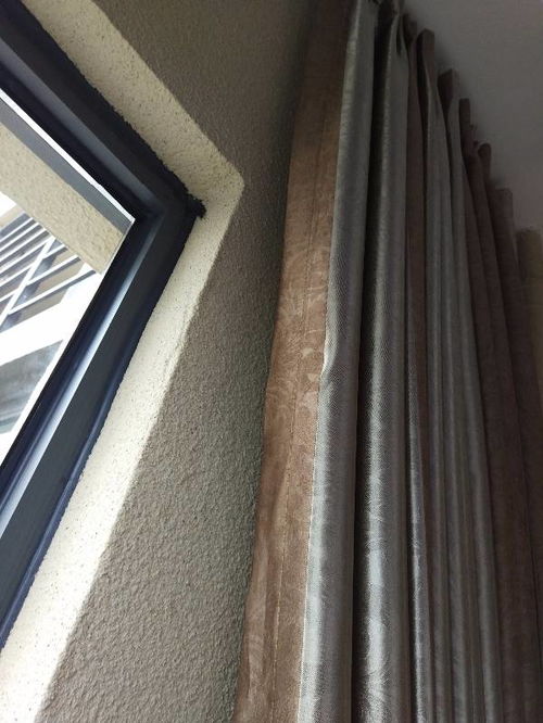 陽臺(tái)窗簾被外墻涂料磨擦怎么辦